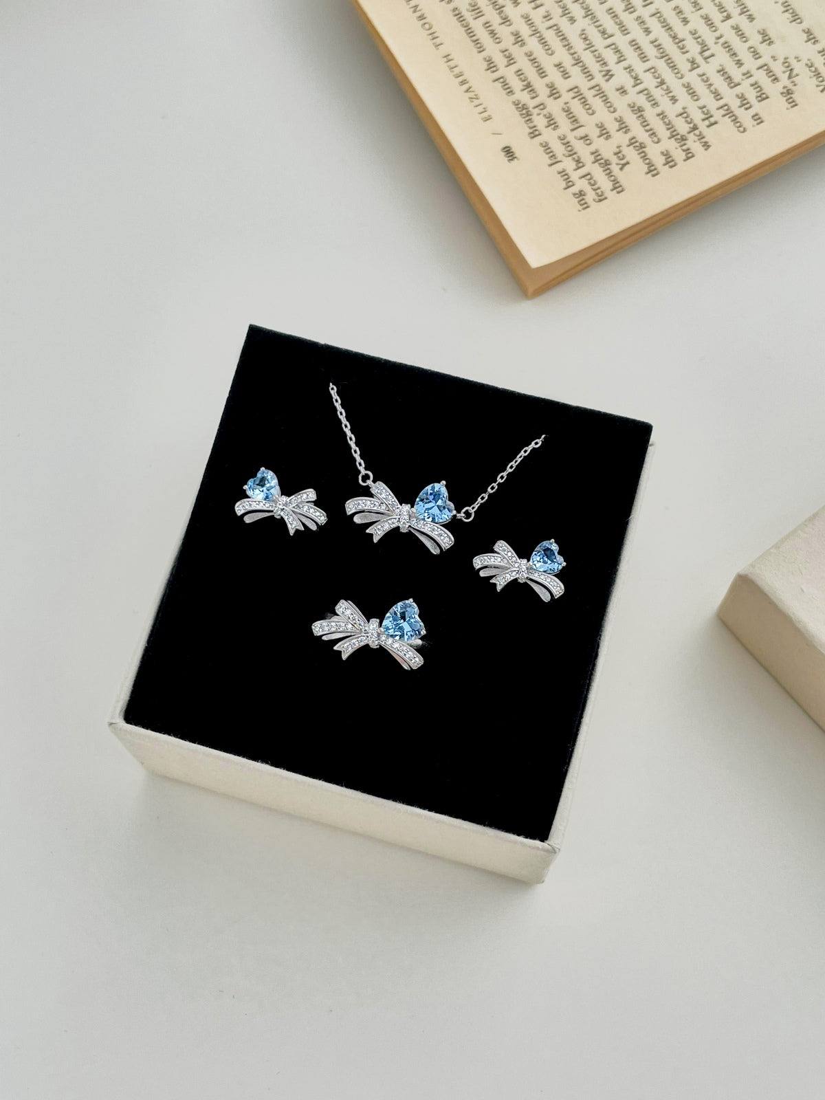 Blue Silver Bow Necklace 3008