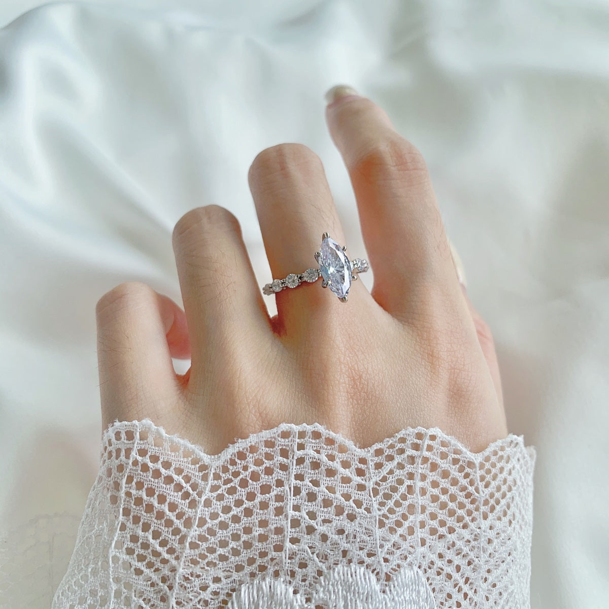 Selena Gomez Engagement Ring Marquise BZ120001