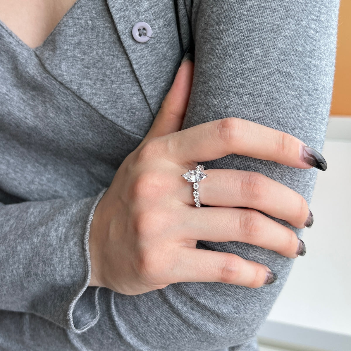 Selena Gomez Engagement Ring Marquise BZ120001