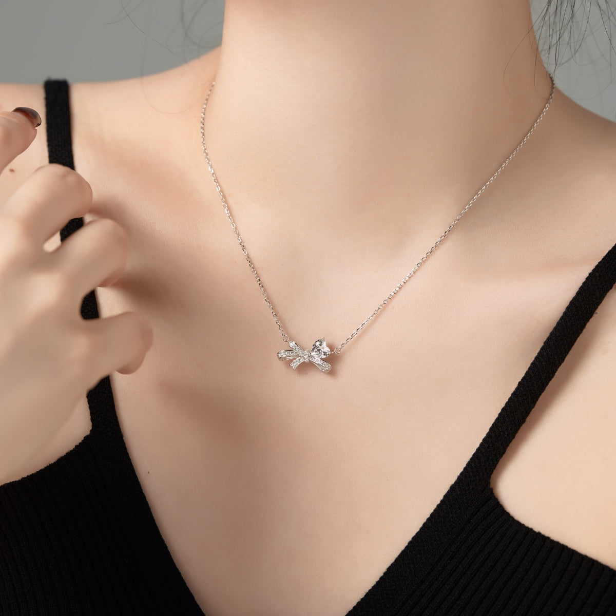 Bow Silver Necklace 3009