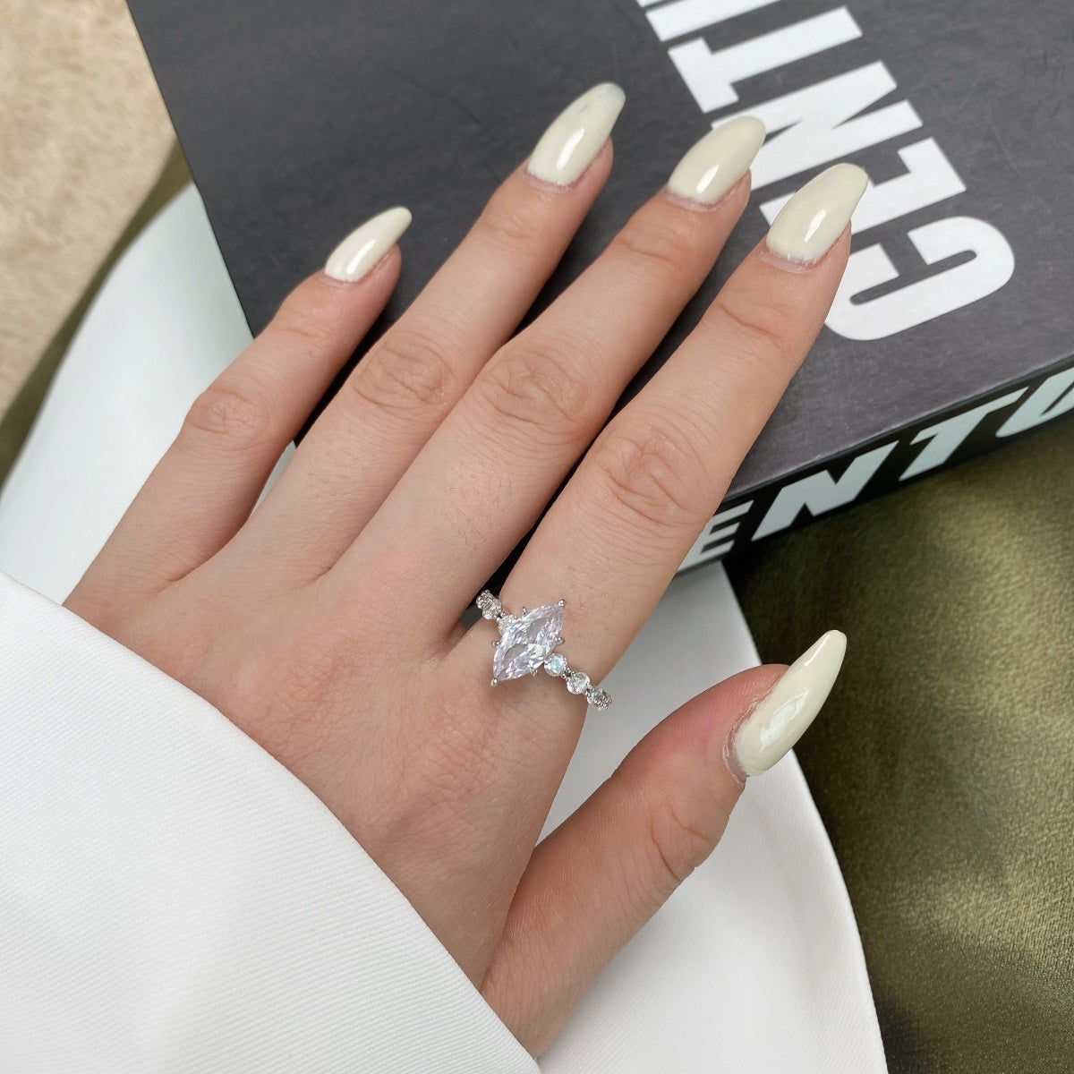 Selena Gomez Engagement Ring Marquise BZ120001