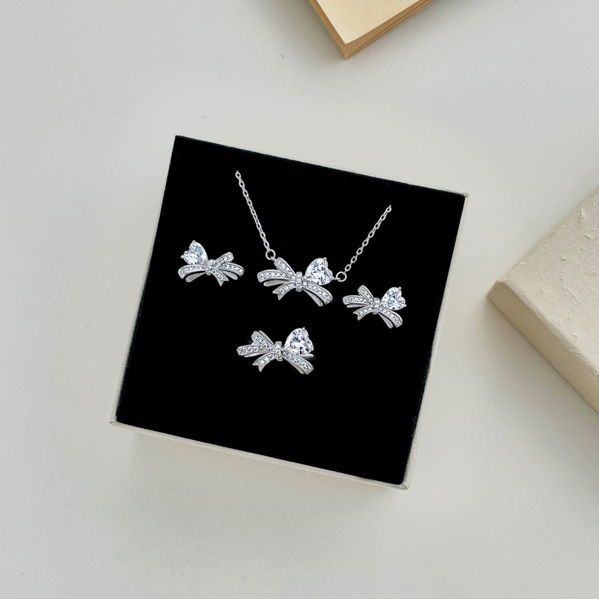 Bow Silver Necklace 3009
